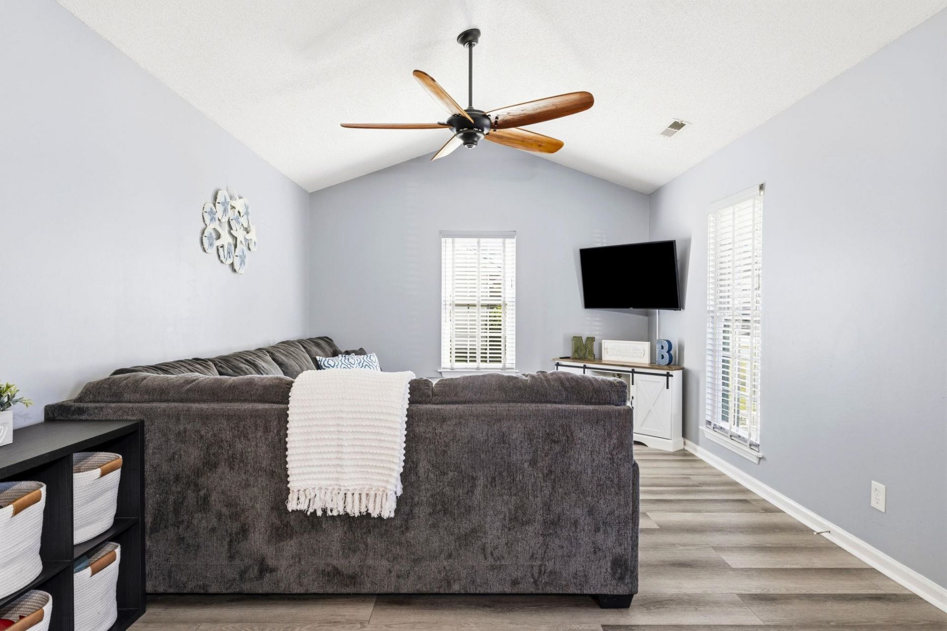 305 Worthington Circle Photo 8