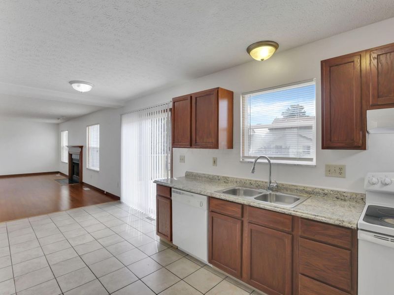 7180 Dewfall Drive, Reynoldsburg, OH 43068 Photo 12