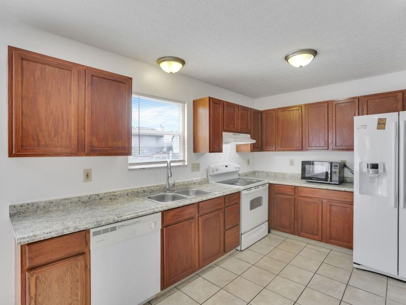 7180 Dewfall Drive, Reynoldsburg, OH 43068 Photo 12