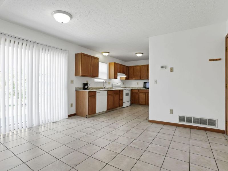 7180 Dewfall Drive, Reynoldsburg, OH 43068 Photo 13