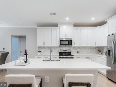 1675 BANDIT LOOP, Unit 105B, RESTON, VA 20190