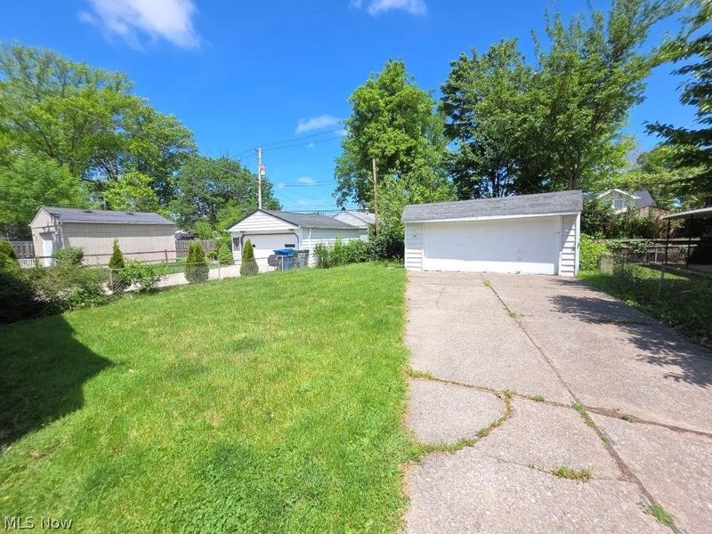 20632 Woodstock Avenue, Fairview Park, OH 44126 Photo 4