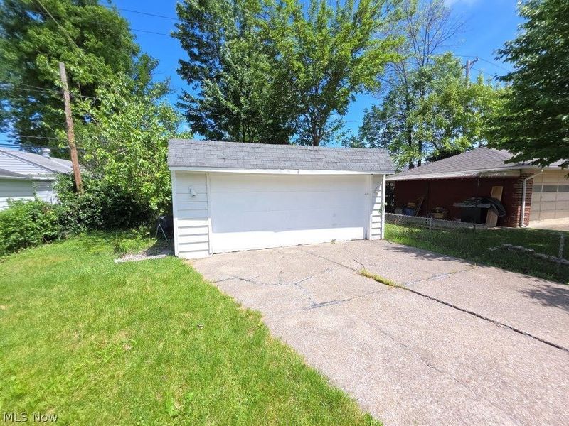 20632 Woodstock Avenue, Fairview Park, OH 44126 Photo 6