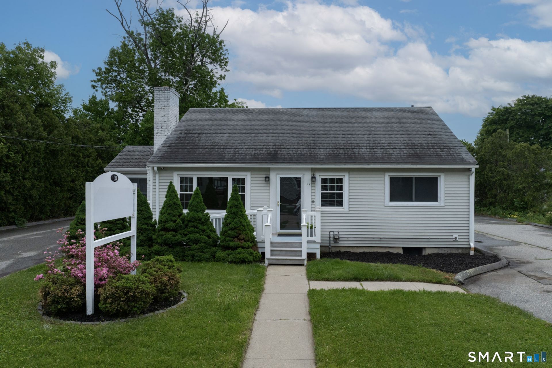 108 Sachem , Norwich, CT 06360 Main Photo