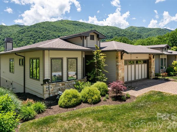 110 Plateau Drive, Maggie Valley, NC 28751