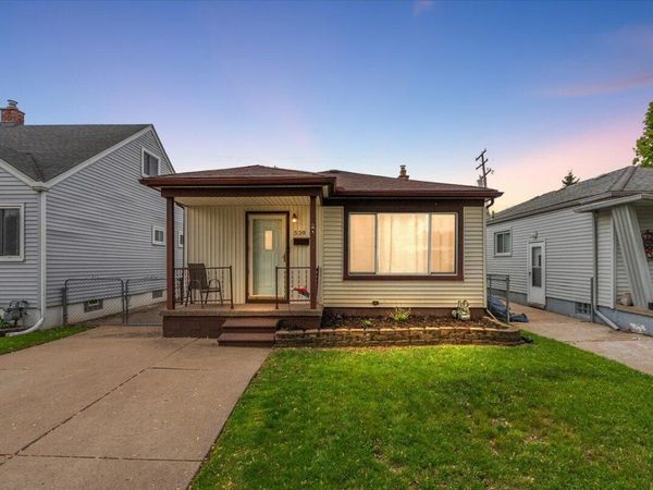 539 Mayflower Avenue, Lincoln Park, MI 48146