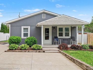 9572 Garden Terrace, Commerce Twp, MI 48382