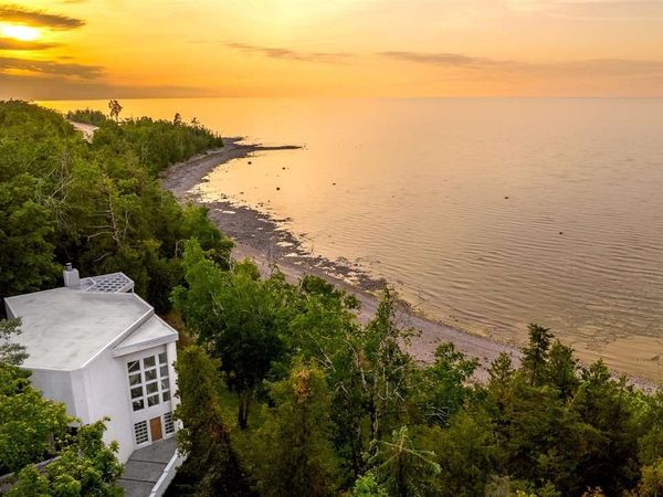 7857 Nine Mile Drive, Charlevoix, MI 49720