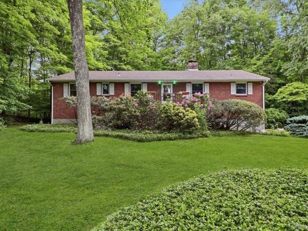 17 Galloway Lane, Cortlandt Manor, NY 10567