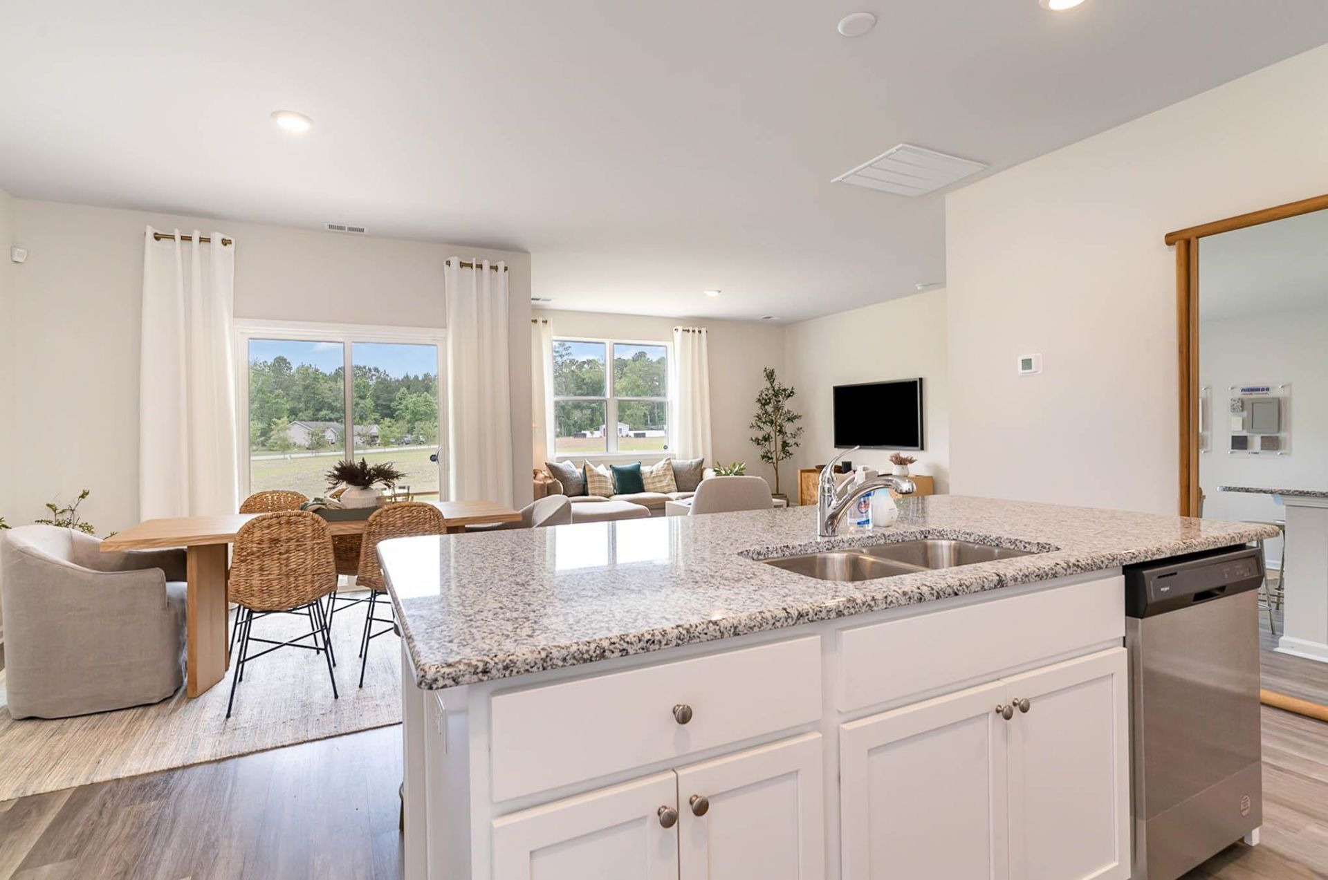2514 Riverboat Way  Photo 6