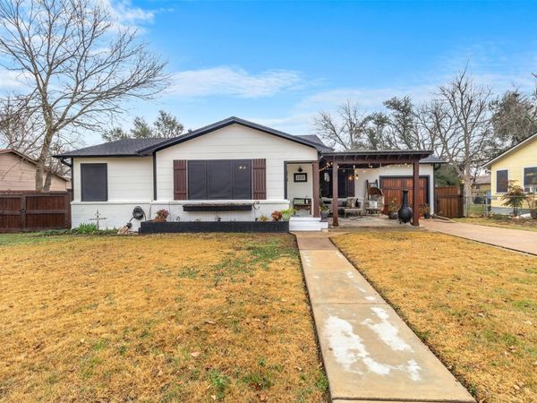 1011 Gilmore ST, Taylor, TX 76574