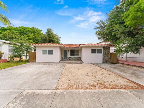 2311 SW 2nd St , Miami, FL 33135