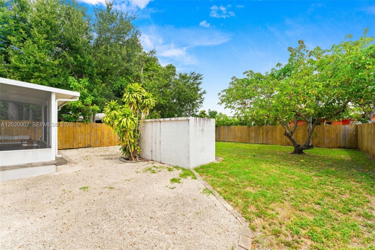 2311 SW 2nd St, Miami, FL 33135 Photo