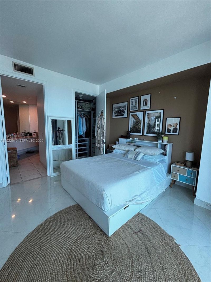 500 Brickell Ave , Unit 4102, Miami, FL 33131 Photo