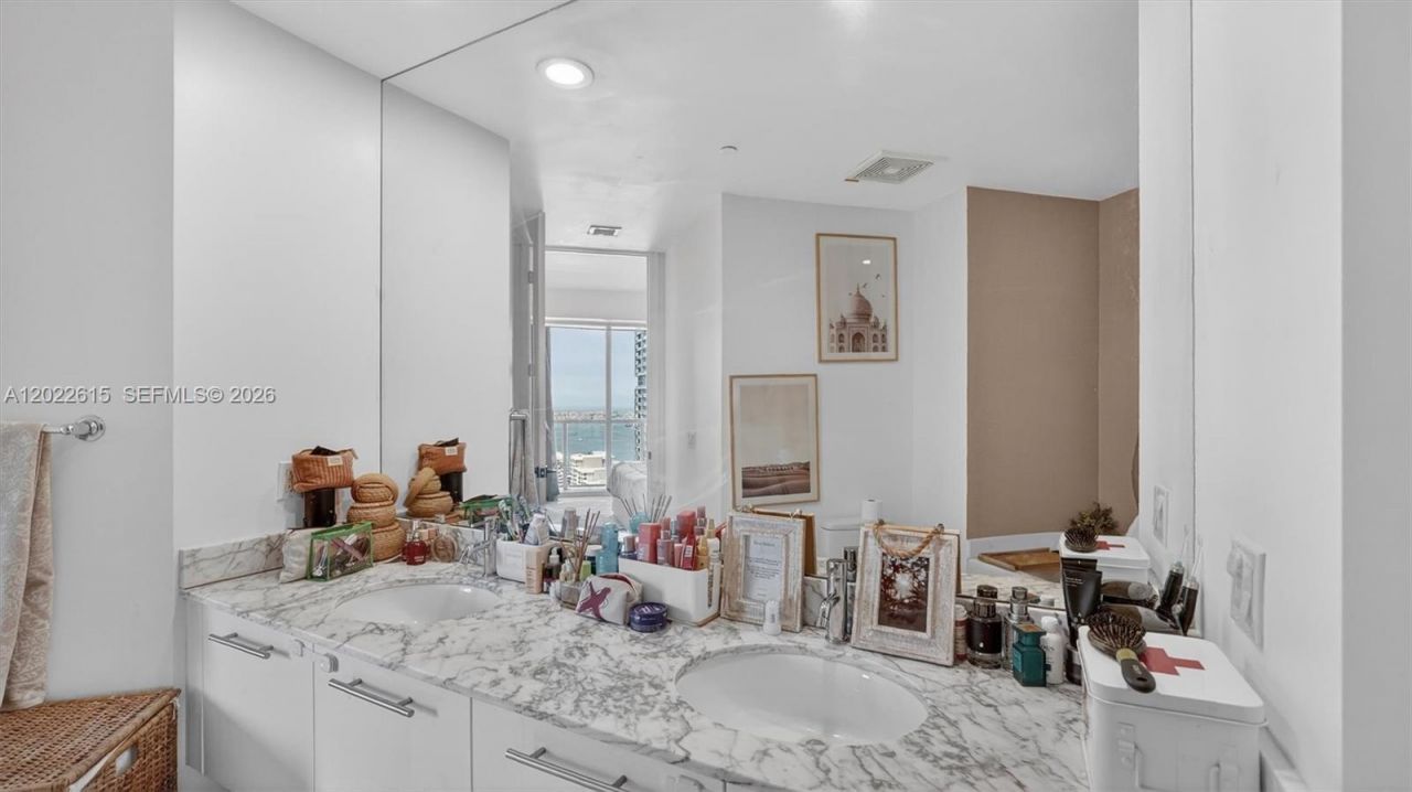 500 Brickell Ave , Unit 4102, Miami, FL 33131 Photo