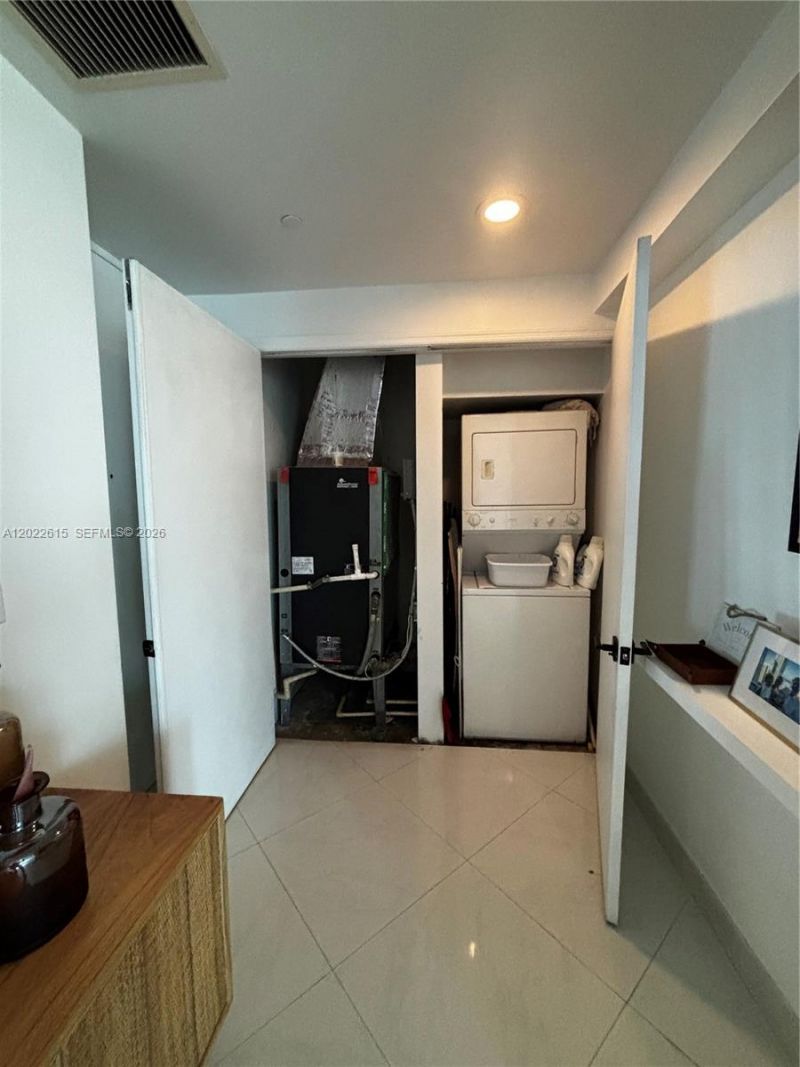 500 Brickell Ave , Unit 4102, Miami, FL 33131 Photo