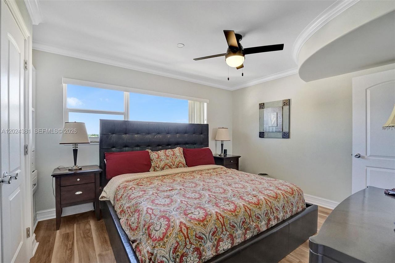 300 Oregon St , Unit 503, Hollywood, FL 33019 Photo