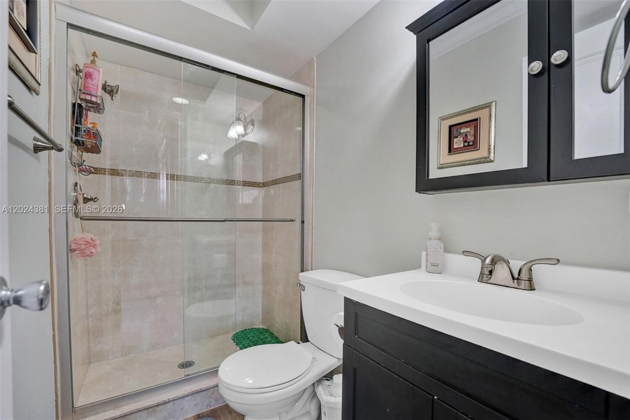 300 Oregon St , Unit 503, Hollywood, FL 33019 Photo