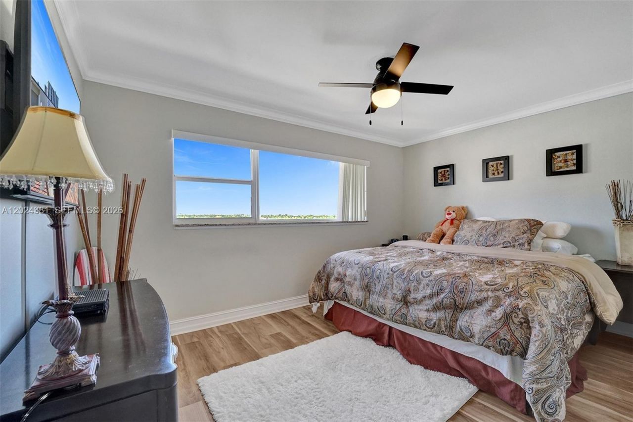 300 Oregon St , Unit 503, Hollywood, FL 33019 Photo
