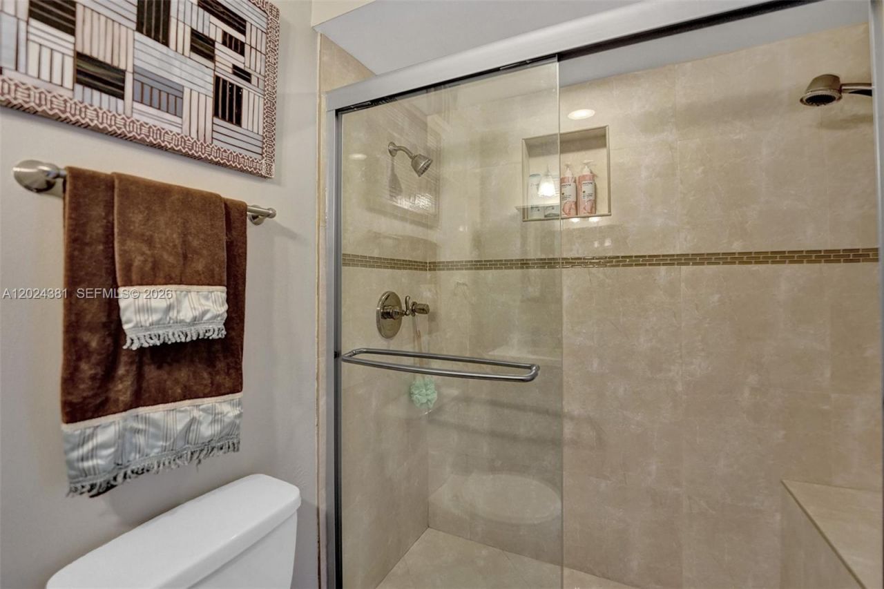 300 Oregon St , Unit 503, Hollywood, FL 33019 Photo