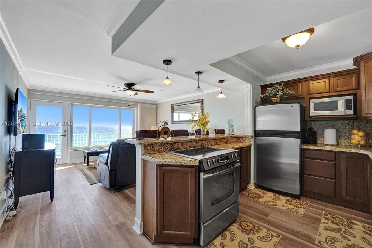 300 Oregon St , Unit 503, Hollywood, FL 33019 Photo