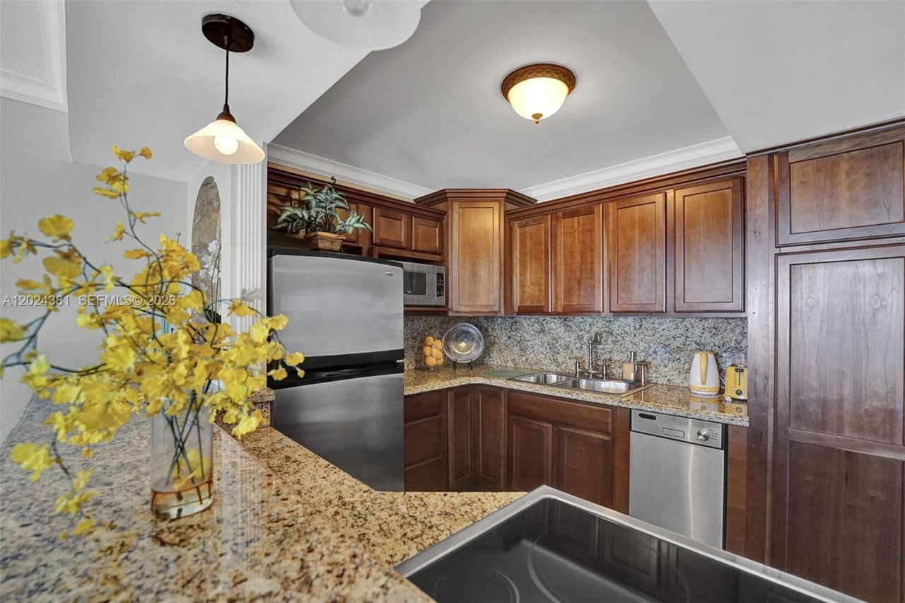 300 Oregon St , Unit 503, Hollywood, FL 33019 Photo