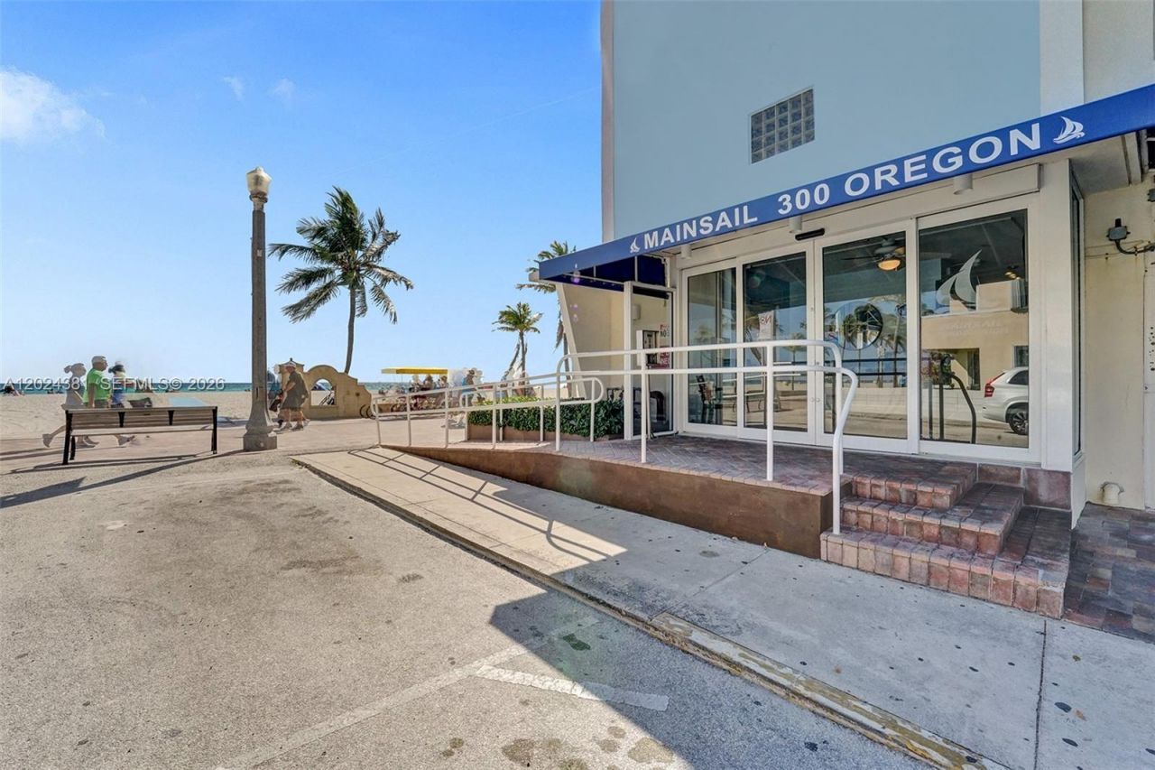 300 Oregon St , Unit 503, Hollywood, FL 33019 Photo