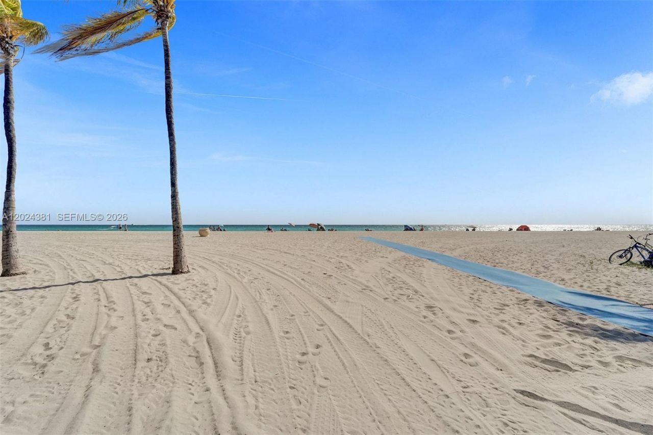 300 Oregon St , Unit 503, Hollywood, FL 33019 Photo