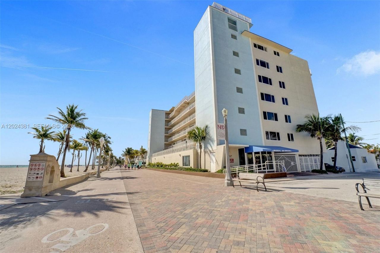 300 Oregon St , Unit 503, Hollywood, FL 33019 Photo