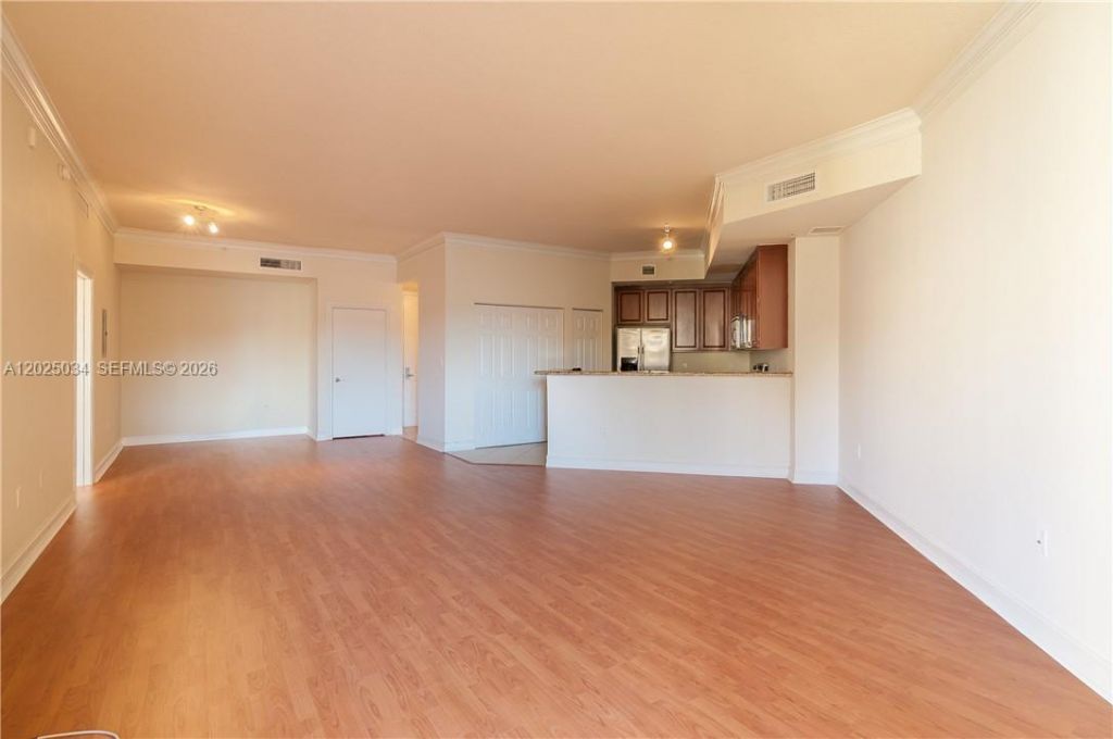 3001 NE 185 St , Unit 624, Aventura, FL 33180 Photo