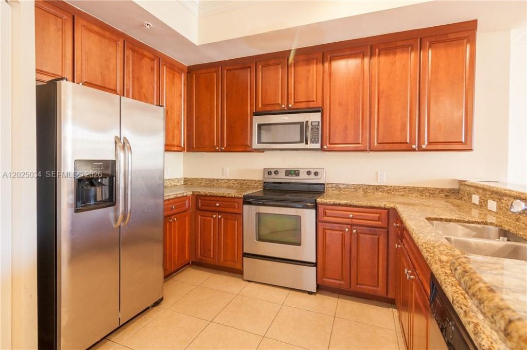 3001 NE 185 St , Unit 624, Aventura, FL 33180 Photo
