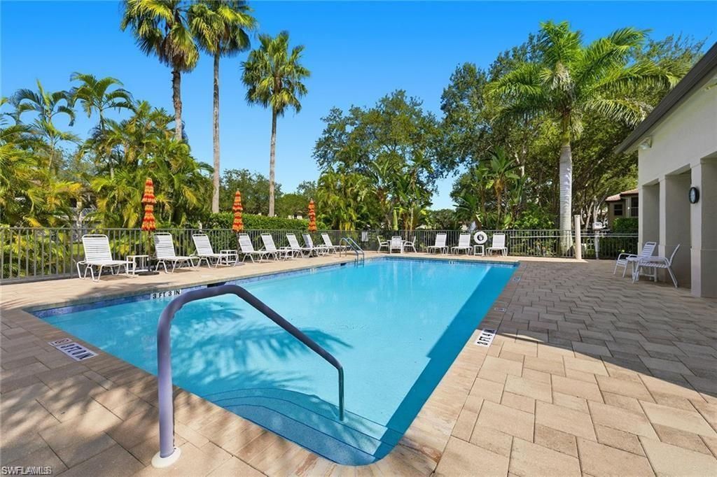300 Diamond Cir, Unit 302, Naples, FL 34110 Photo