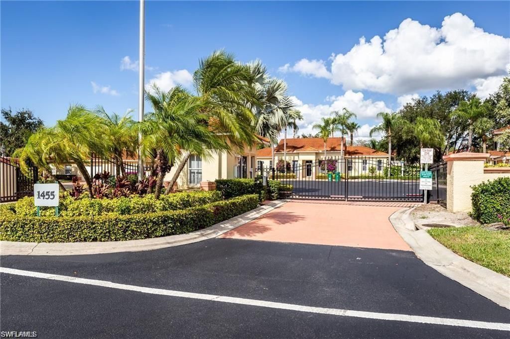 300 Diamond Cir, Unit 302, Naples, FL 34110 Photo