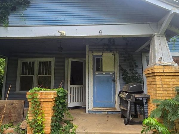 1008 San Augustine Street, Center, TX 75935