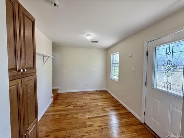 1005 6th Street , West Babylon, NY 11704