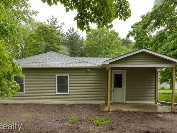 5649 Lapeer Road, Kimball Twp, MI 48074
