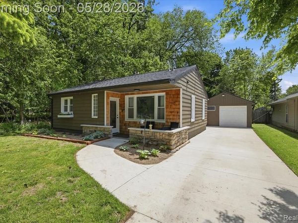 4805 Fenmore Avenue, Waterford Twp, MI 48328