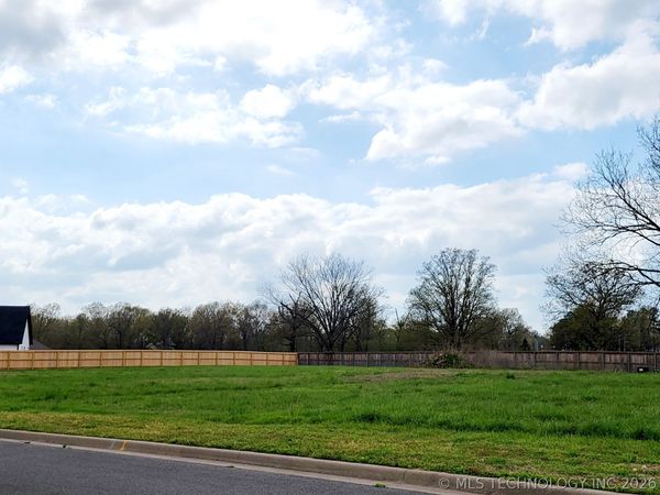 917 Edge Water Boulevard , Tahlequah, OK 74464