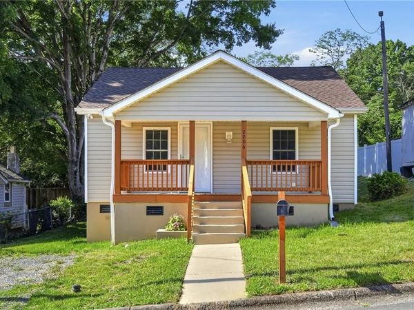 2206 Dunbar Street , Winston-Salem, NC 27105