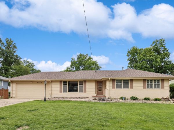 7148 Sunrise Boulevard, Windsor Heights, IA 50324