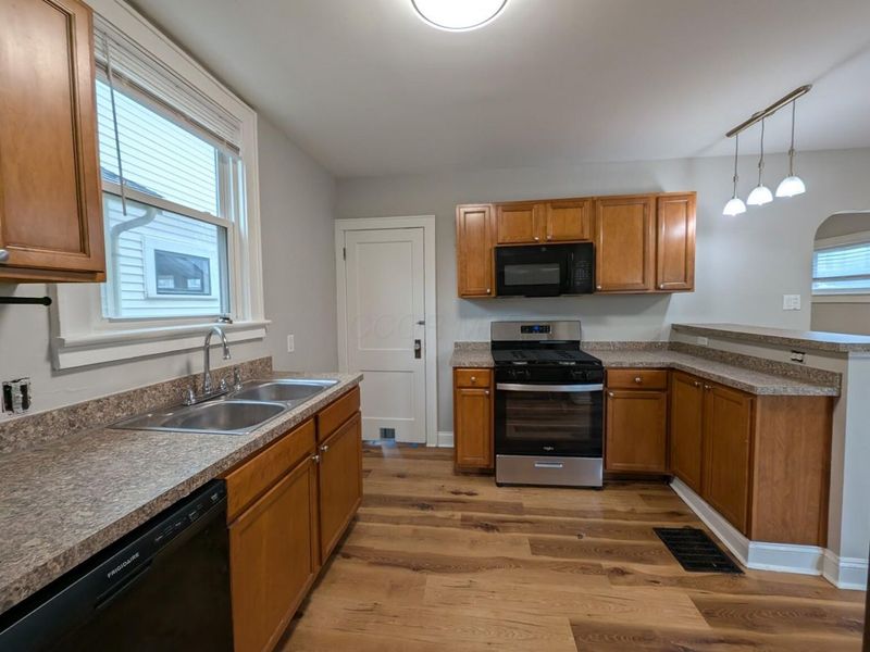 288 E Morrill Avenue , Columbus, OH 43207 Photo 8