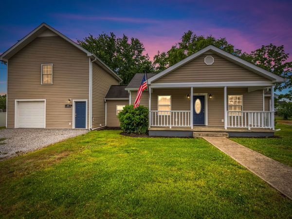55 College St N, Mc Ewen, TN 37101