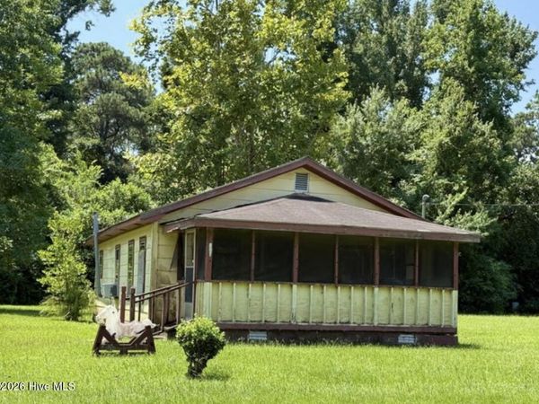 217 W South Street, Rose Hill, NC 28458