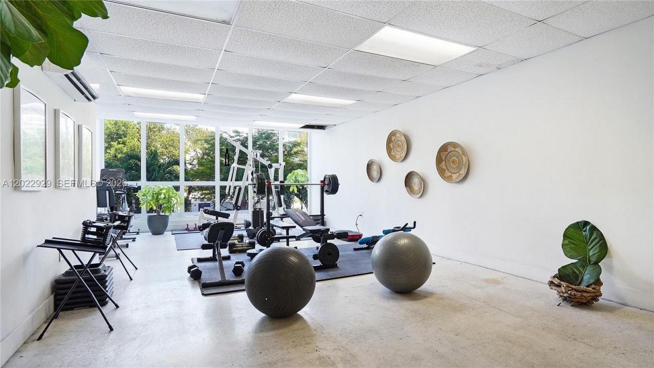 1750 James Ave, Unit 9J, Miami Beach, FL 33139 Photo