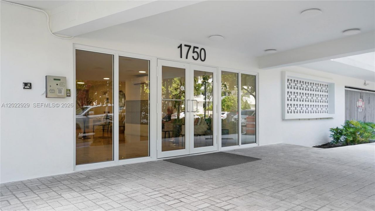 1750 James Ave, Unit 9J, Miami Beach, FL 33139 Photo