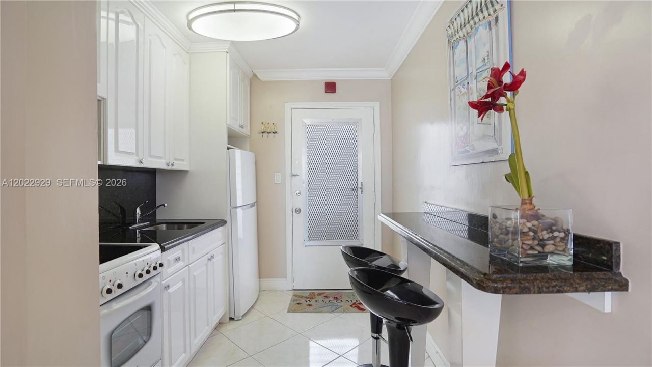 1750 James Ave, Unit 9J, Miami Beach, FL 33139 Photo