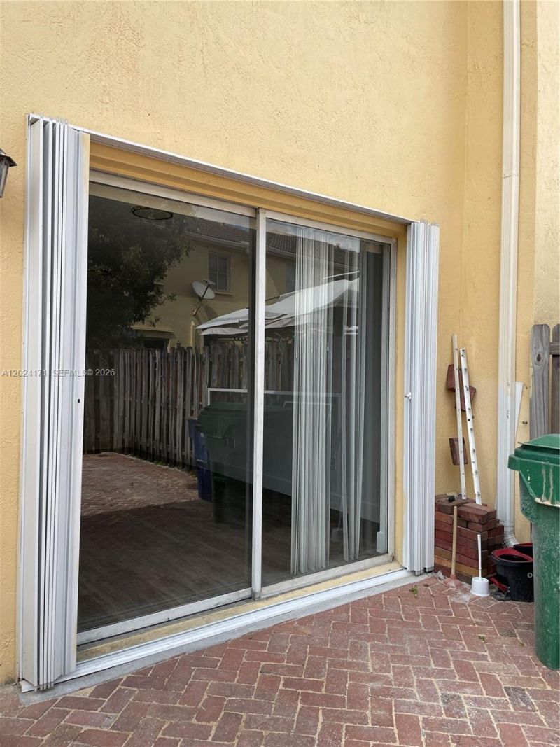 6960 NW 177th St , Unit N103, Hialeah, FL 33015 Photo