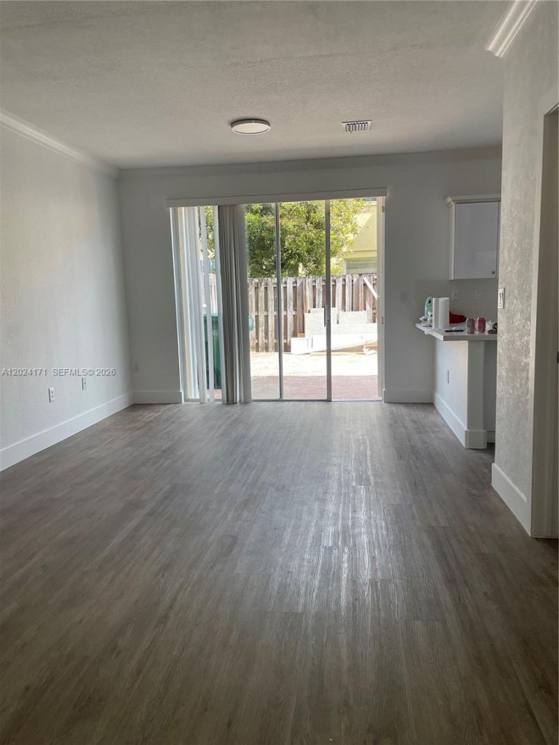 6960 NW 177th St , Unit N103, Hialeah, FL 33015 Photo