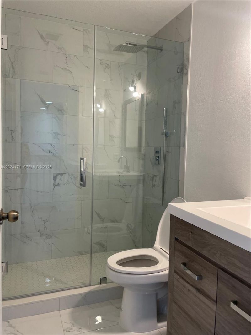 6960 NW 177th St , Unit N103, Hialeah, FL 33015 Photo