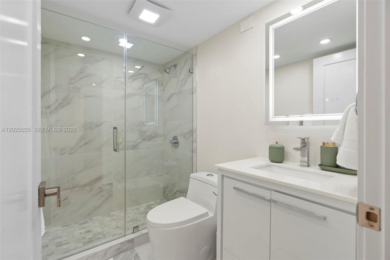 155 Ocean Lane Dr, Unit 205, Key Biscayne, FL 33149 Photo